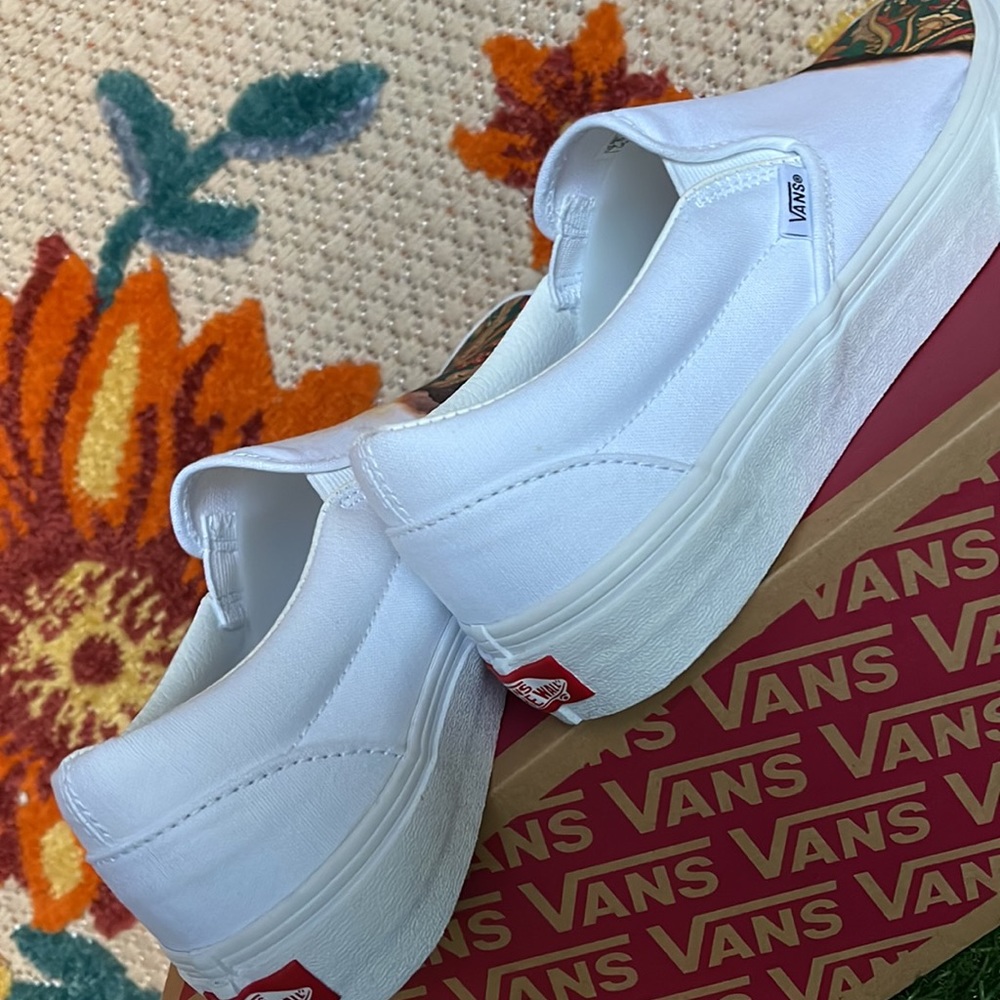 Vans Classic Slip On Big Reveal True White/Paisley Men’s sneakers - Picture 15 of 16